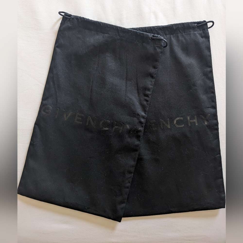 Givenchy Logo Slides - image 6